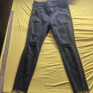 Women's Distressed Black Skinny Jeans